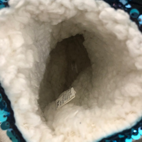 Womens Blue and Pink Reversible Sequins Slippers. NEW Size 9/10 - Picture 3 of 4